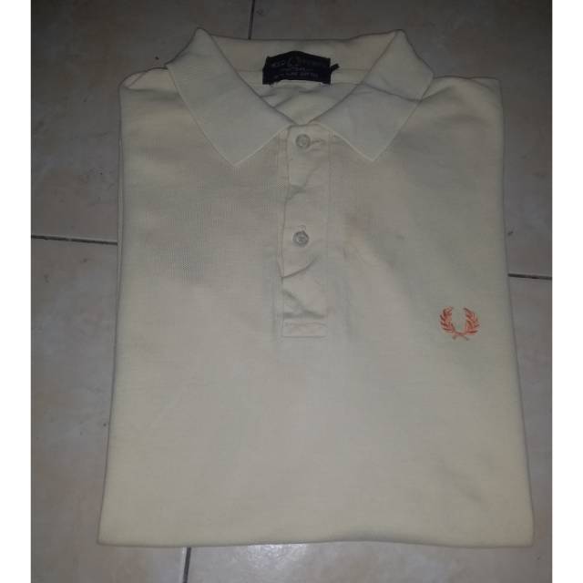 kaos polo fred perry bekas