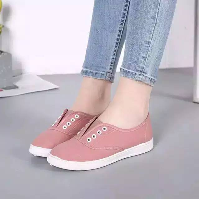 SLIP ON WANITA RUBBER Tanpa Tali S09