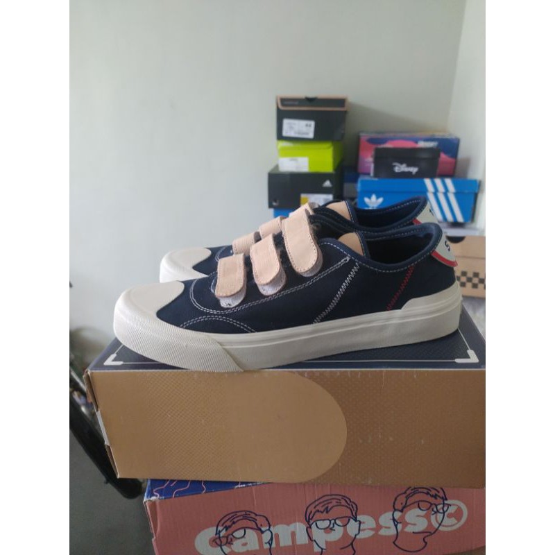 Sneakers lokal Sage Footwear x Hansaplast size 42