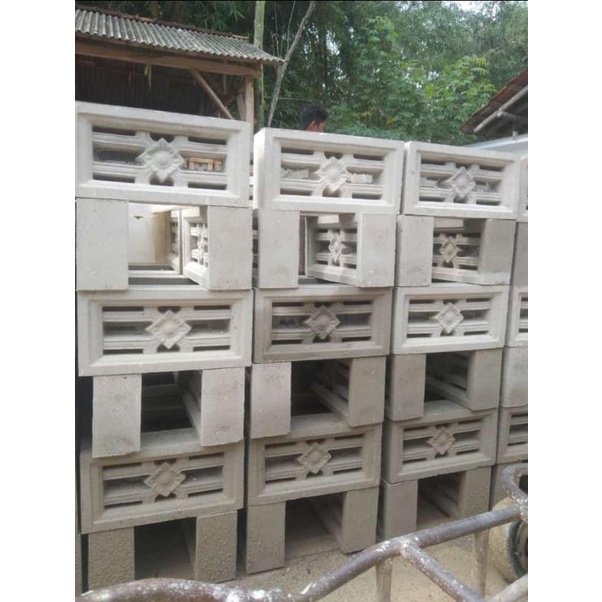 roster roster modern minimalis beton lobang angin ventilasi udara motif kawat nyamuk bunga-bunga