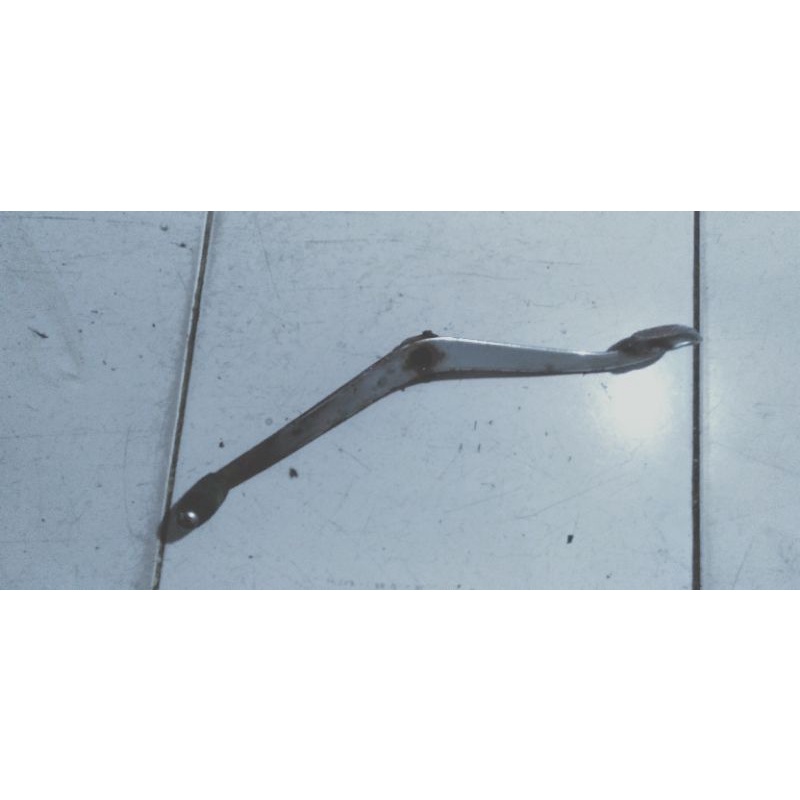 Pedal persneleng operan gigi Yamaha RS100