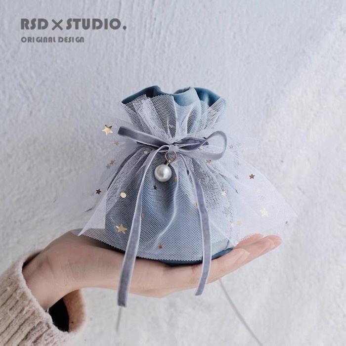 

velvet pouch serut kantong / kantong serut christmas hampers - Biru Muda