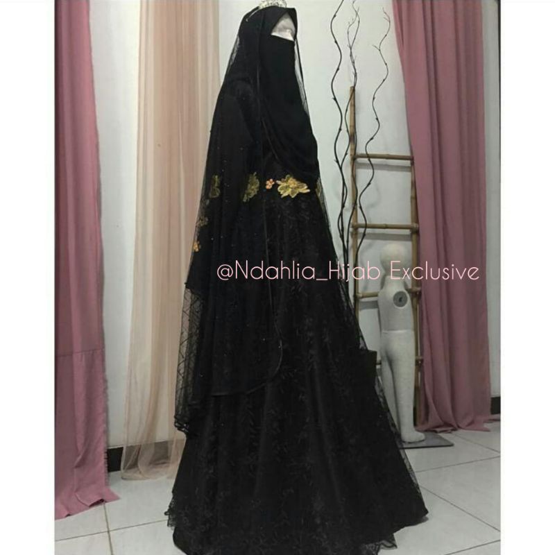 set gaun pengantin hitam wanita bercadar syari Ndahlia hijab