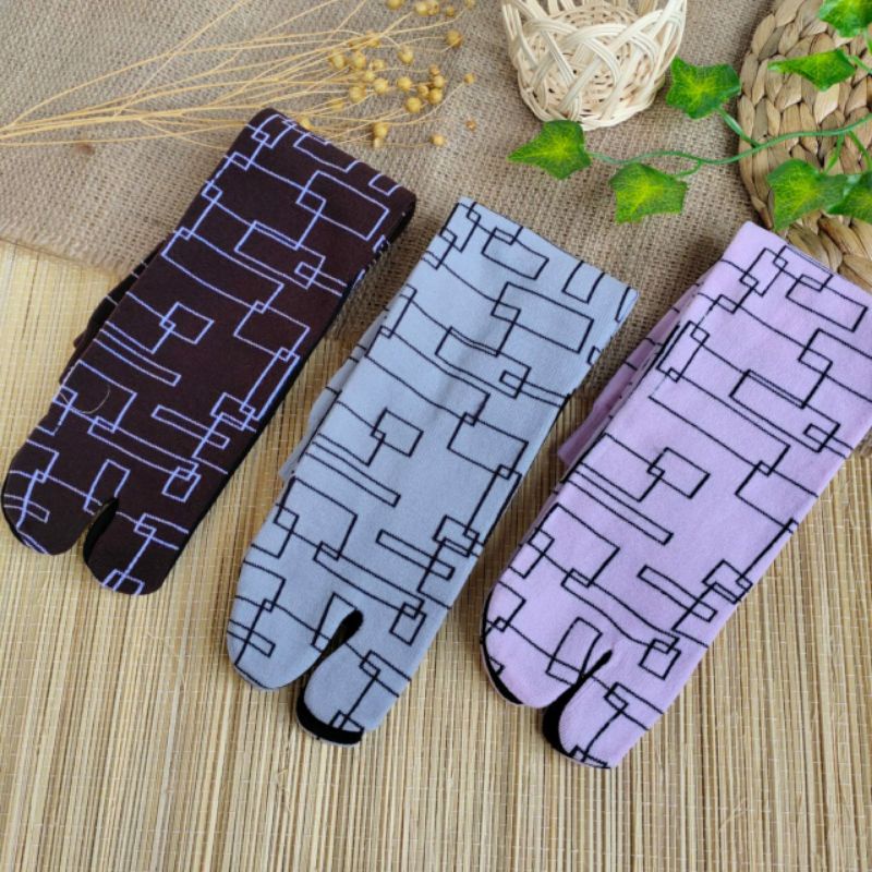 ECER KAOS KAKI MOTIF MOZAIK