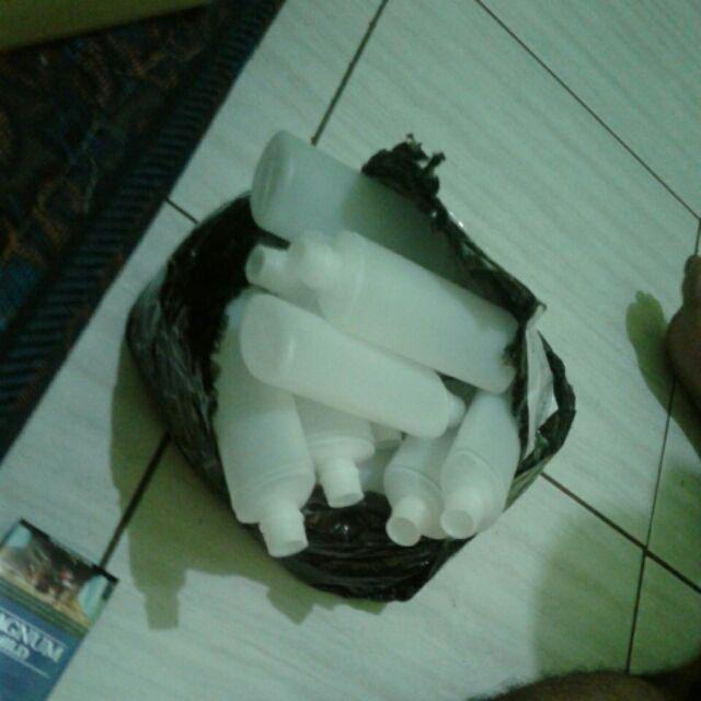 Botol Putri 100ml Tutup Fliptop