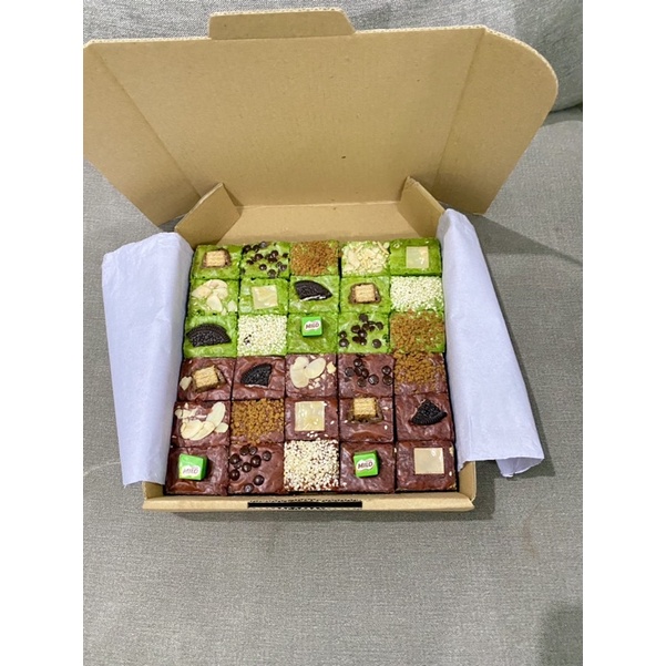 

BROWNIES MIX 20x20