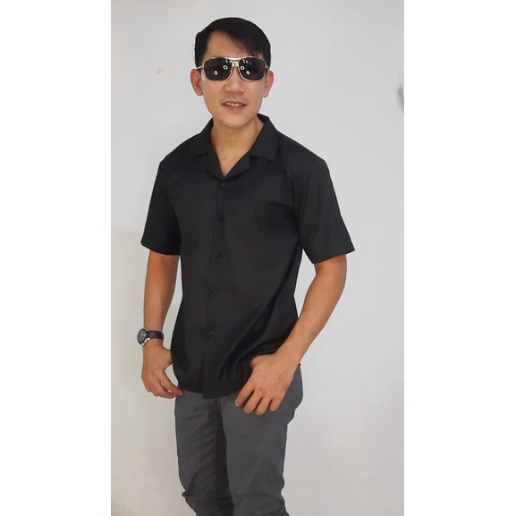 REDLOVE136 ( TERBARU ) KEMEJA POLOS LENGAN PENDEK / KEMEJA HAWAI / KEMEJA KOREA / KEMEJA PRIA LENGAN PENDEK MODEL CASUAL KERAH JAS /KEMEJA POLOS SANTAI / KEMEJA POLOS KANTORAN