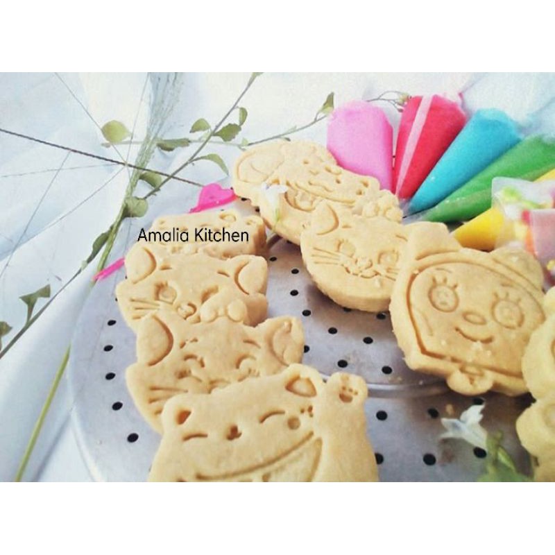 

DIY Cookies Decorating Kit Karakter (Kreasi Menghias Cookies Karakter)