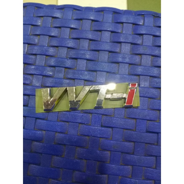 logo emblem stiker tulisan VVT-i kecil avanza xenia rush terios innova lama