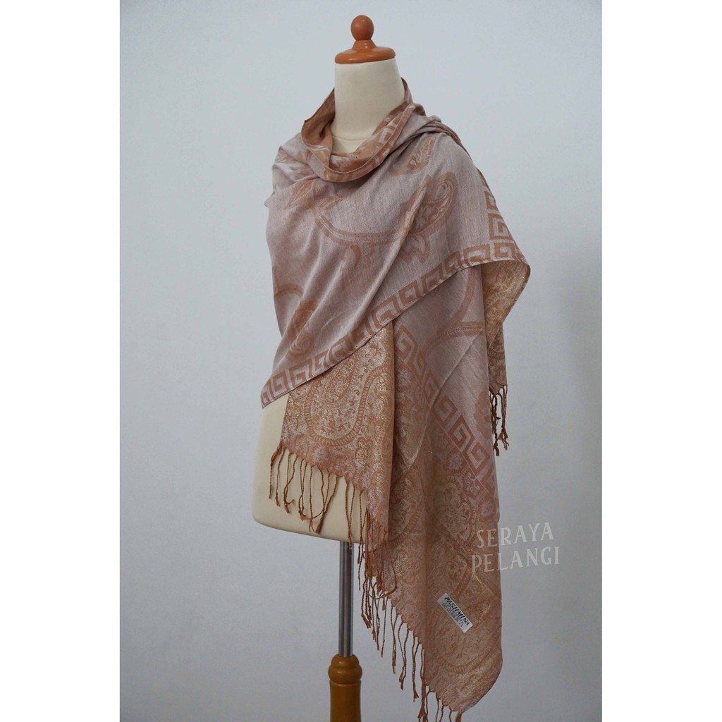 Pashmina Cashmere Metalik 04 Motif Keong/Bunga | Selendang | Scarf | Syal | Shawl | Pasmina Kashmir | Souvenir | Hadiah Ulang Tahun | Birthday Gift | Aksesoris Fashion Wanita | Premium Import Quality | Luxury Scarf | Grosir Murah