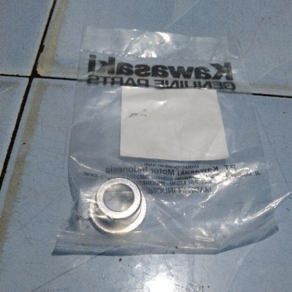 bos Bosh tromol depan klx 150 original Kawasaki 92152-0736