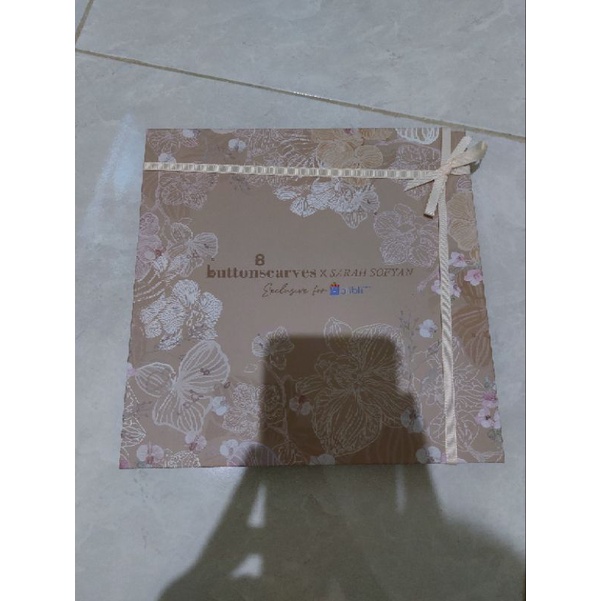 New Buttonscarves Orchide Extended Sarah Sofyan