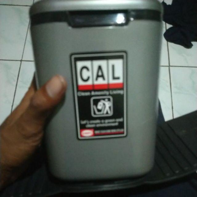 Tempat Sampah Mini Mobil Merk Shinpo - Trash Box Mini - Tempat Sampah Simpel 14 X 14 Cm 2 Liter
