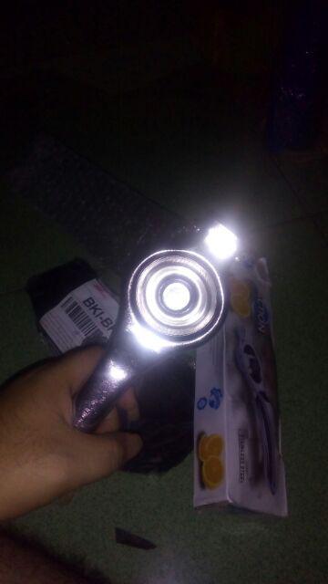 Perasan Jeruk / Lemon Squeezer