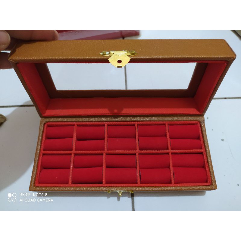 box isi 10cincin bahan kulit sintetis pakai kaca