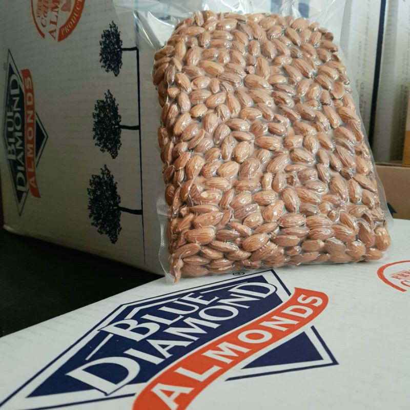 

Raw Almond / kacang Almond mentah 1 kg