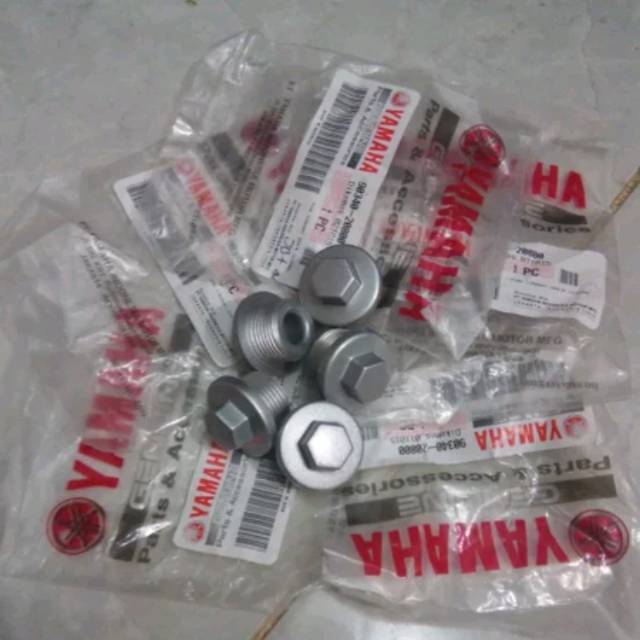 Tutup oli mesin Yamaha Scorpio