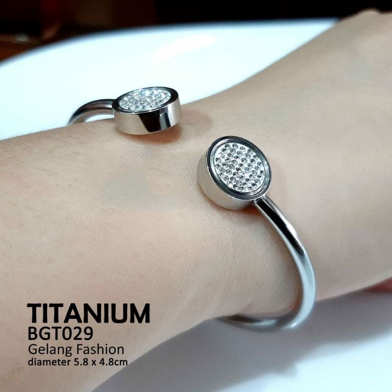 GELANG TANGAN WANITA BRANDED PREMIUN ASLI TITANIUM ANTI KARAT ANTI LUNTUR ORIGINAL