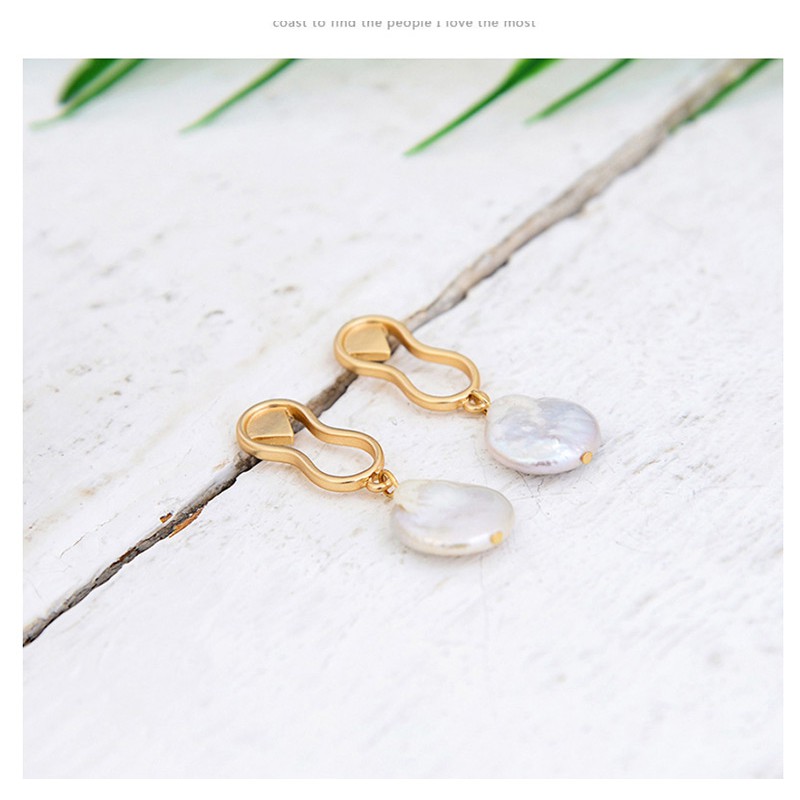 LRC Anting Tusuk Fashion Gold Irregular Pearl Earrings F466228