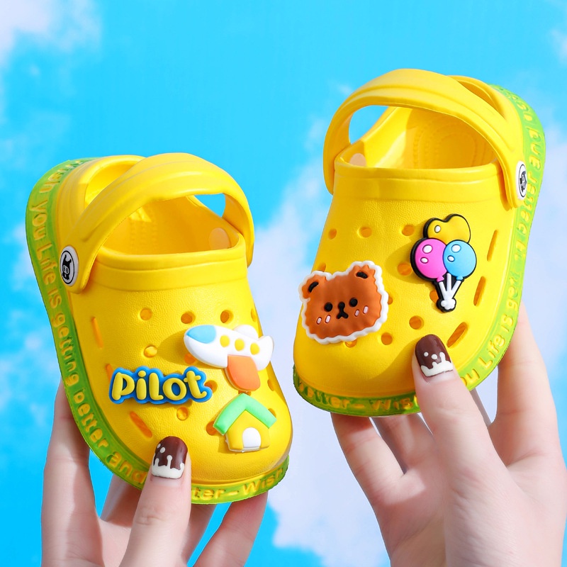 Size 18-22 Import Sandal Baim Anak Laki-Laki dan Perempuan Anti -Slip usia 1 2 3 4 tahun