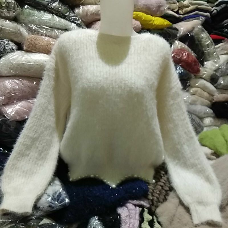 switer crop bulu gemoy tebal ld oversize putih susu