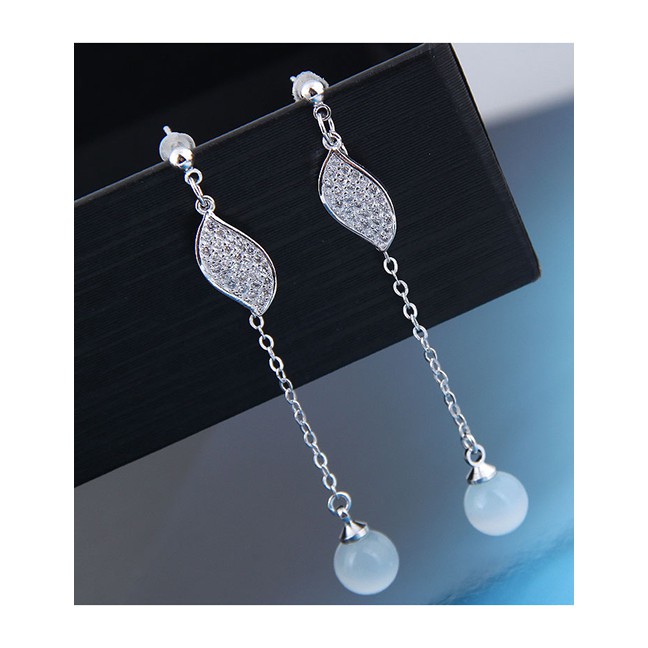 LRC Anting Tusuk Fashion Silver 925 Silver Needle Copper Micro Inlaid Zircon Foliage Jade Earrings