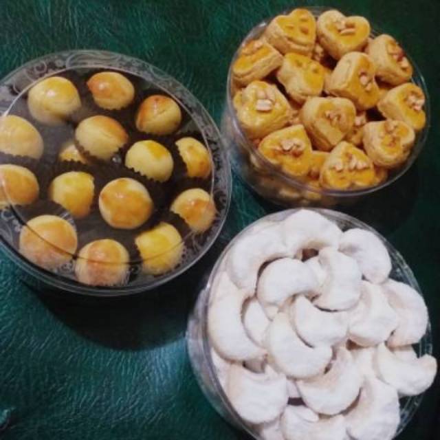 

Kue kering untuk menyambut idul fitri