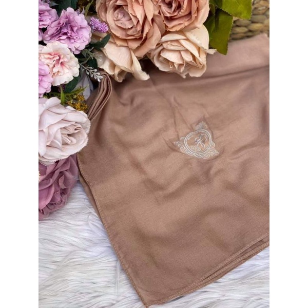 HIJAB SEGIEMPAT VOAL PREMIUM ORI LR