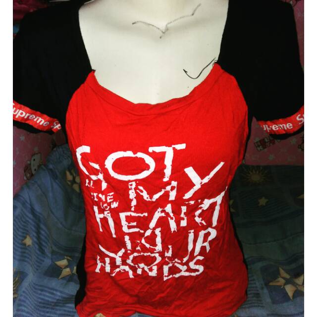 Kaos supreme merah