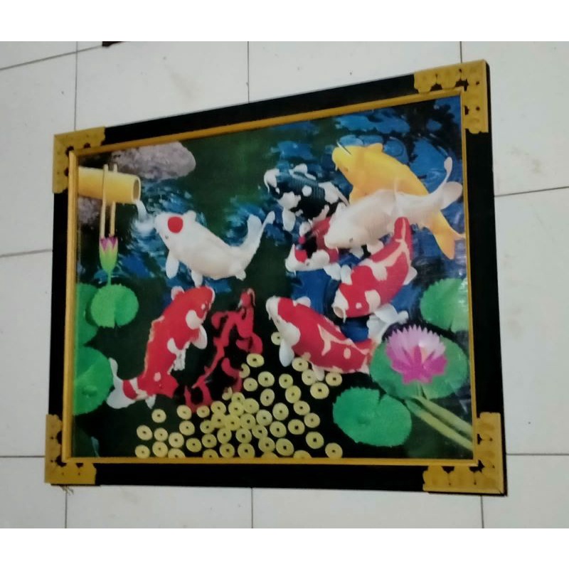 hiasan dinding lukisan cetak ikan koi plus bingkai ukuran 85×65