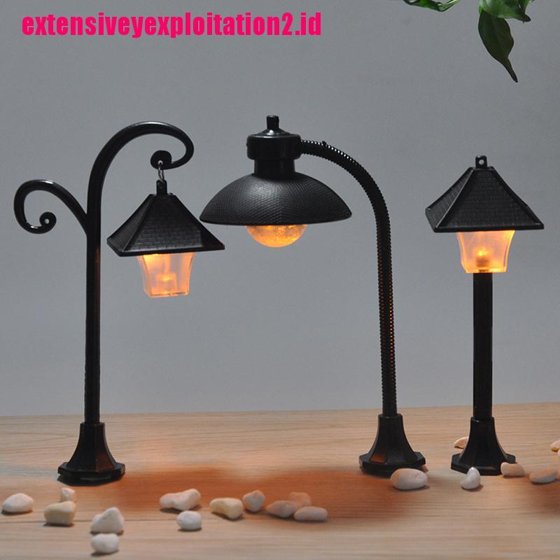 1pc Miniatur Lampu Jalan Untuk Ornamen Taman Peri
