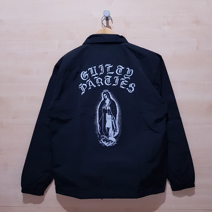 JAKET COACH GUILTY PARTIES PRAYING BLACK - M