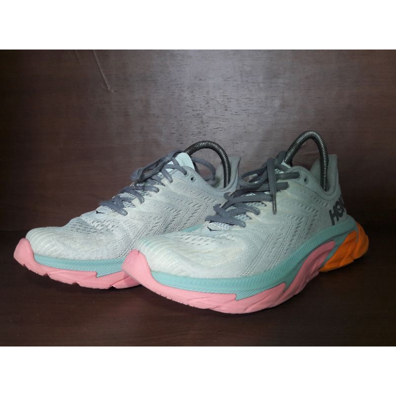 hoka one one clifton edge