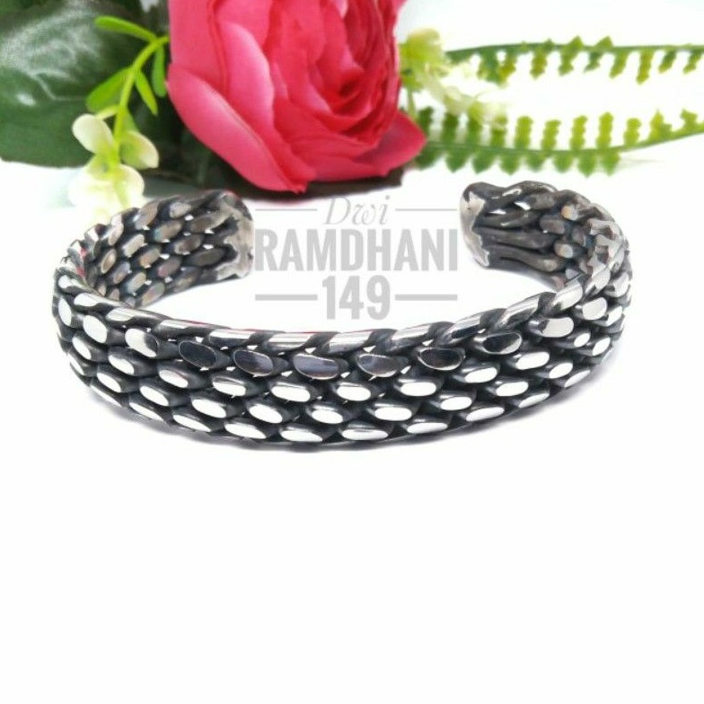Gelang pria motif sisik ular stainless Baja Besi putih papua anti karat Di jamin
