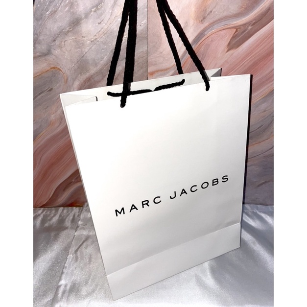 Paer Bag Marc Jacobs Model Vertikal Pembungkus Kado