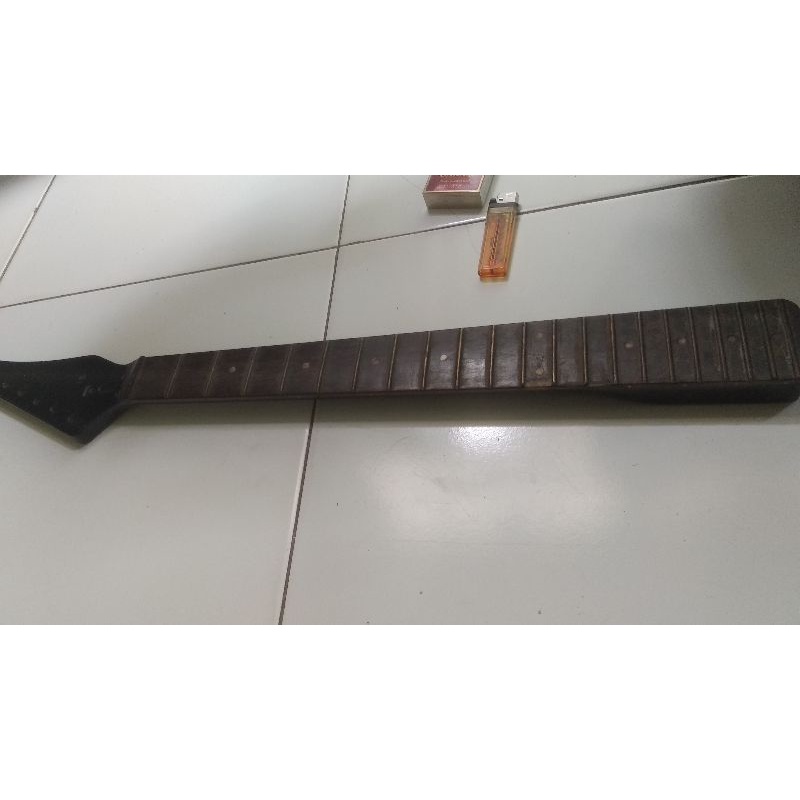 Neck gitar elektrik