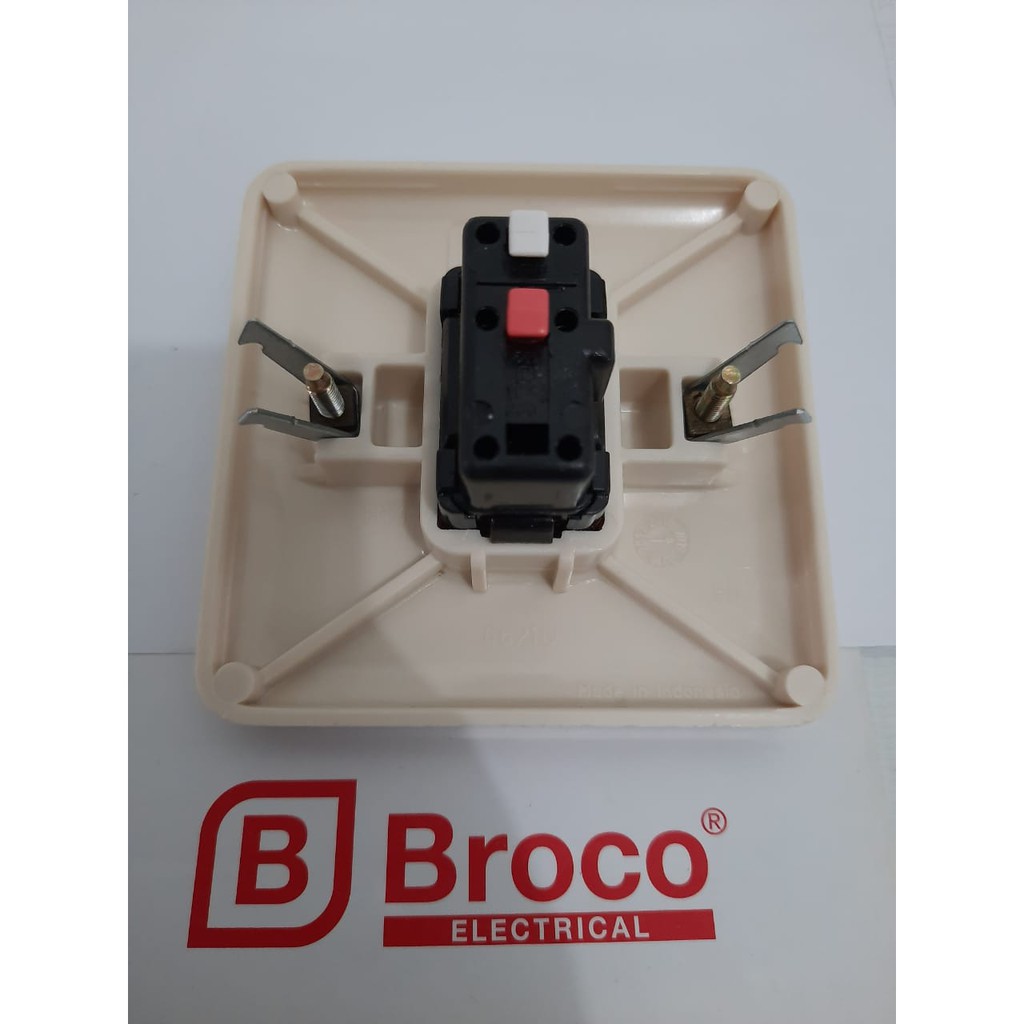 Saklar Single Broco New Cream Gee Urea 6621U