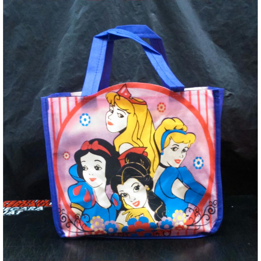 

Tas kain motif uk 25x22x14 dijual satuan