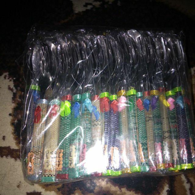 50 Pcs Souvenir Sendok&garpu Makan Kemas Tikar+plastik