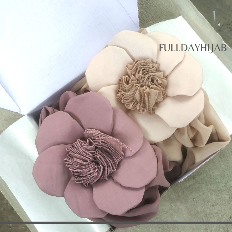 

(DOUBLE EDITION) HAMPERS HIJAB BELLA SQUARE / KADO ULTAH | WISUDA | NIKAH | DUA HIJAB PILIH WARNA ❤️