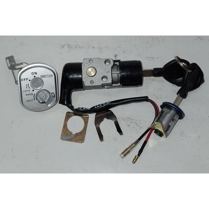 KUNCI KONTAK + SADEL SUPRA-X-125 MERK TMU-1