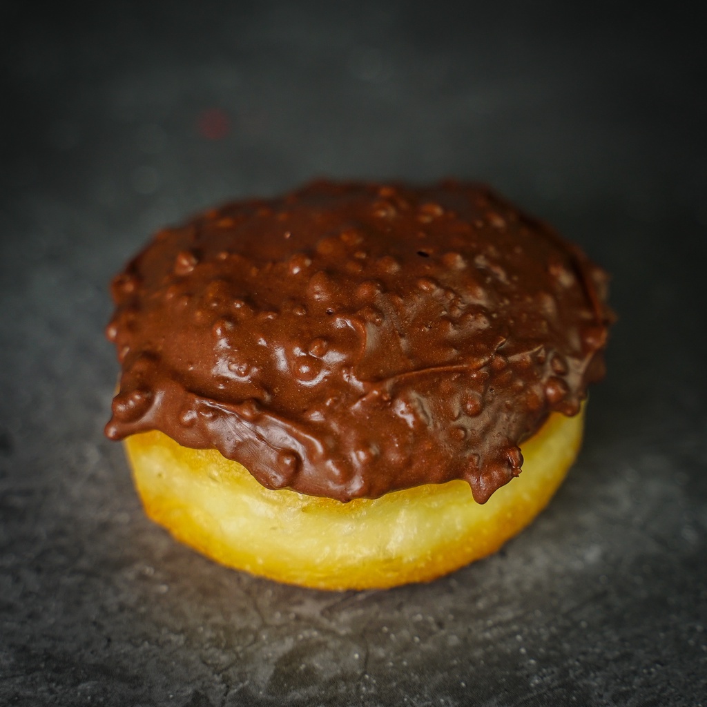 

Donat Choco Crunchy - Donat W/ topping Crunchy Chocomaltine - St Ho Bakeshop