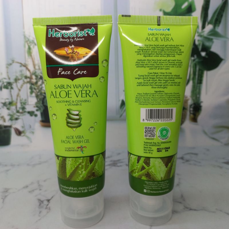 FACIAL FOAM HERBORIST ALOEVERA SOOTHING + CLEANSING WITH VITAMIN E