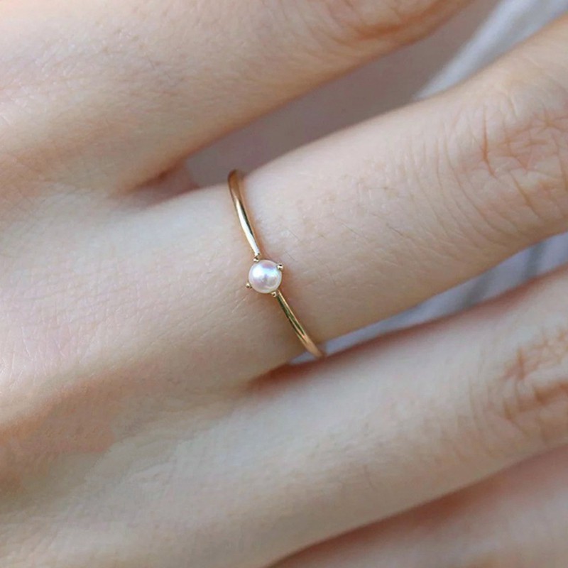 Fancyqube Cincin Tunangan Tipis Lapis Emas 18K Hias Mutiara Air Tawar Mini untuk Wanita