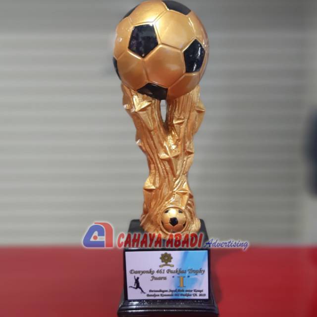 Piala atau Trophy Bola Bergilir