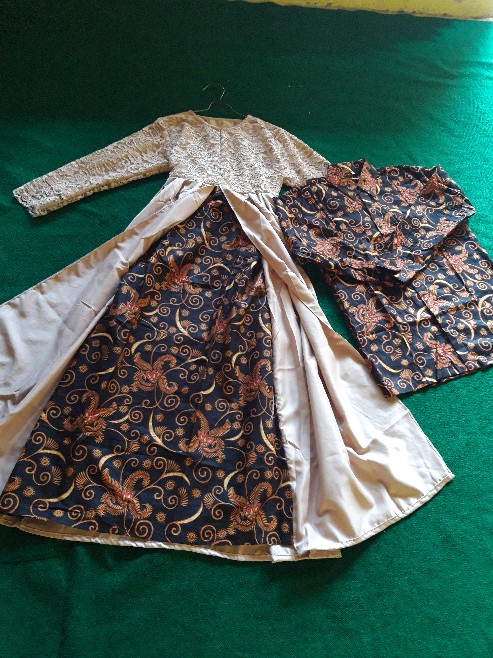 Batik Couple Princes Hayunda Sarwendah Anami Kebaya Modern