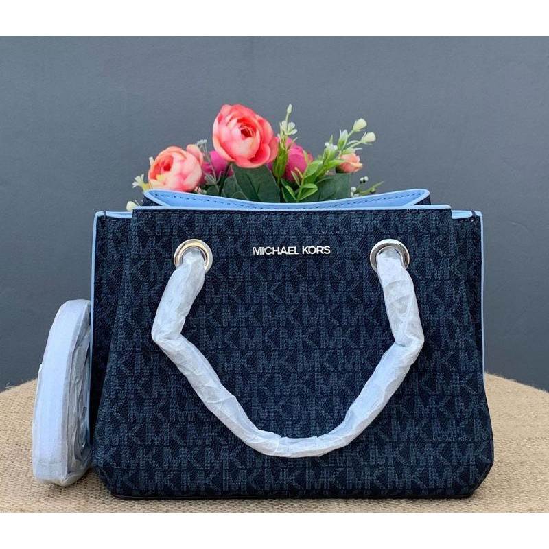 Ready MK teagen lt sky small messenger sz 21x17cm