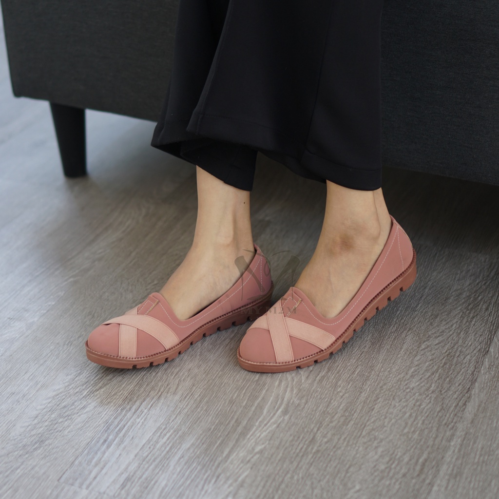 Mym2mLacruzi Sepatu Wanita Slip on Kasual Peach