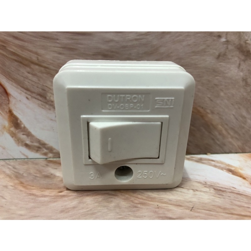 Saklar Tunggal Kecil