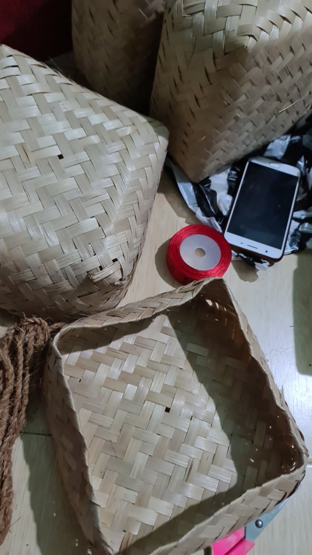 Besek Bambu, Sepasang, 20*20*8cm